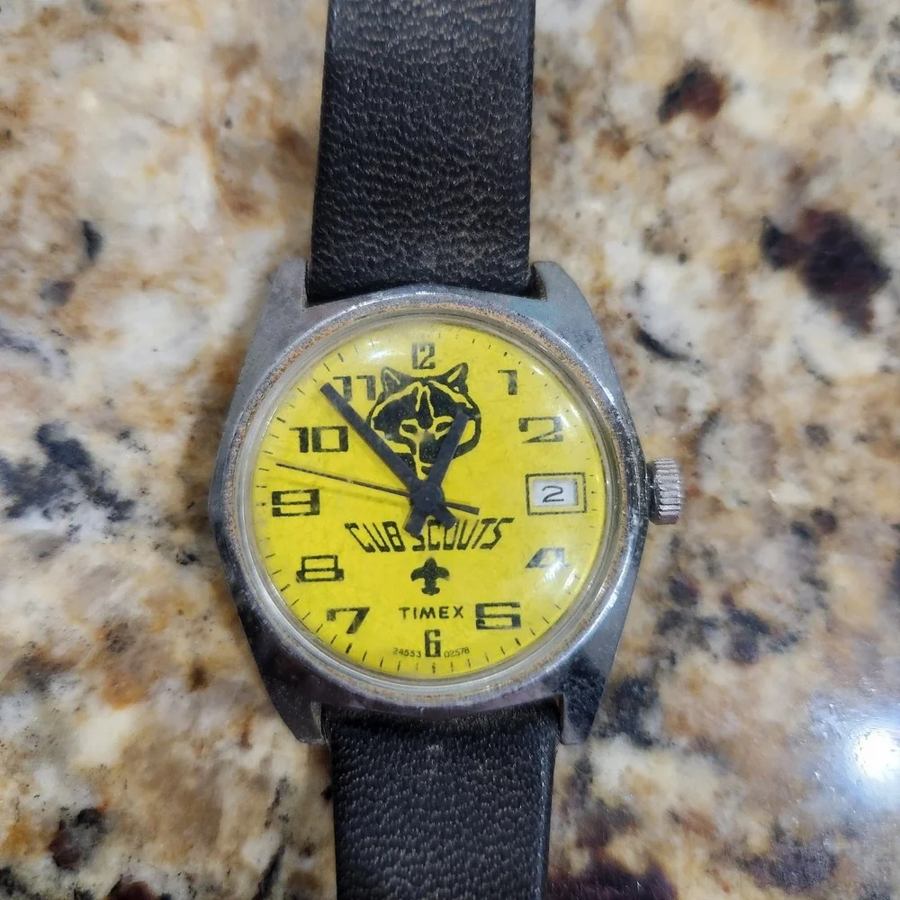 Vintage Men's‎ Timex Mechanical Cub Scout Yellow Dial 30MM watch. Needs Battery